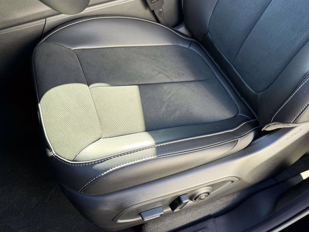 2025 Diamond Black Crystal Pearlcoat Jeep Grand Cherokee Altitude X 4X4 SUV