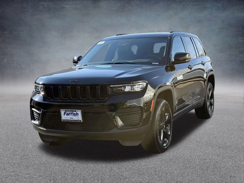 2025 Diamond Black Crystal Pearlcoat Jeep Grand Cherokee Altitude X 4X4 SUV