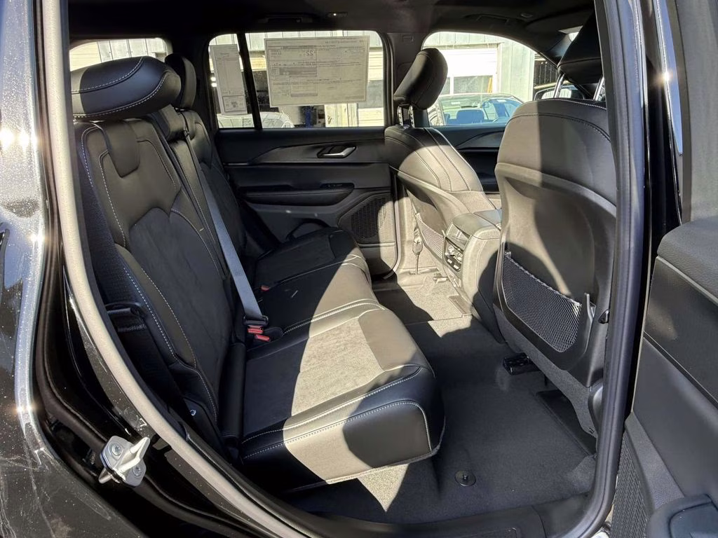 2025 Diamond Black Crystal Pearlcoat Jeep Grand Cherokee Altitude X 4X4 SUV