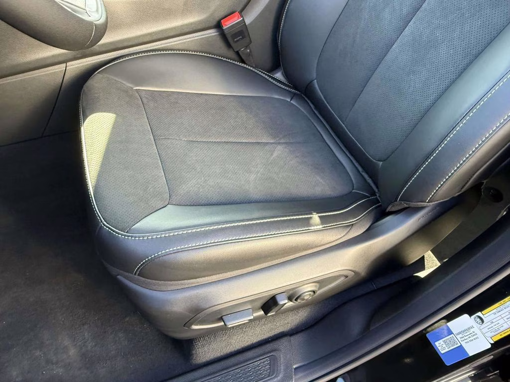 2025 Diamond Black Crystal Pearlcoat Jeep Grand Cherokee Altitude X 4X4 SUV