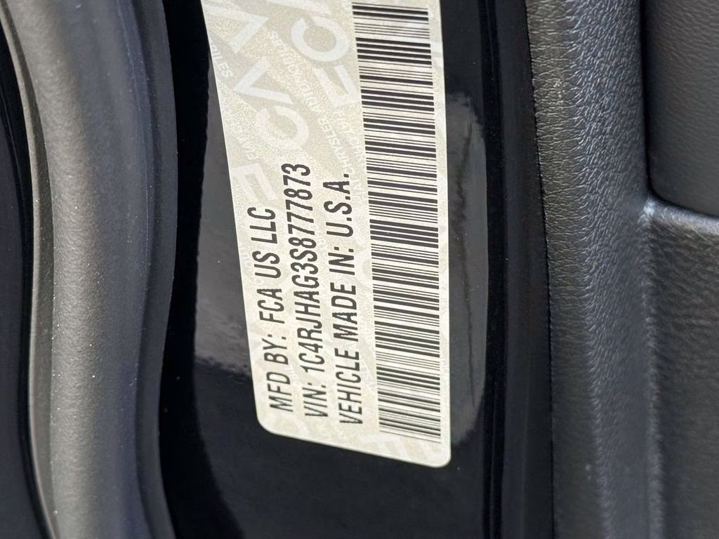 2025 Diamond Black Crystal Pearlcoat Jeep Grand Cherokee Altitude X 4X4 SUV