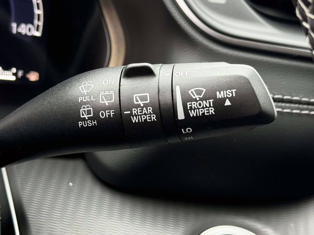 2025 Diamond Black Crystal Pearlcoat Jeep Grand Cherokee Altitude X 4X4 SUV