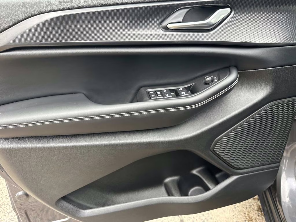 2025 Baltic Gray Metallic Clearcoat Jeep Grand Cherokee Altitude X 4X4 SUV