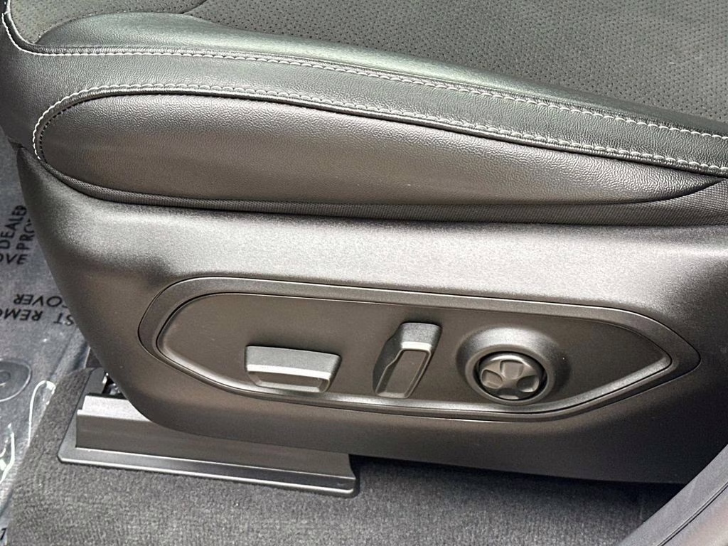 2025 Baltic Gray Metallic Clearcoat Jeep Grand Cherokee Altitude X 4X4 SUV