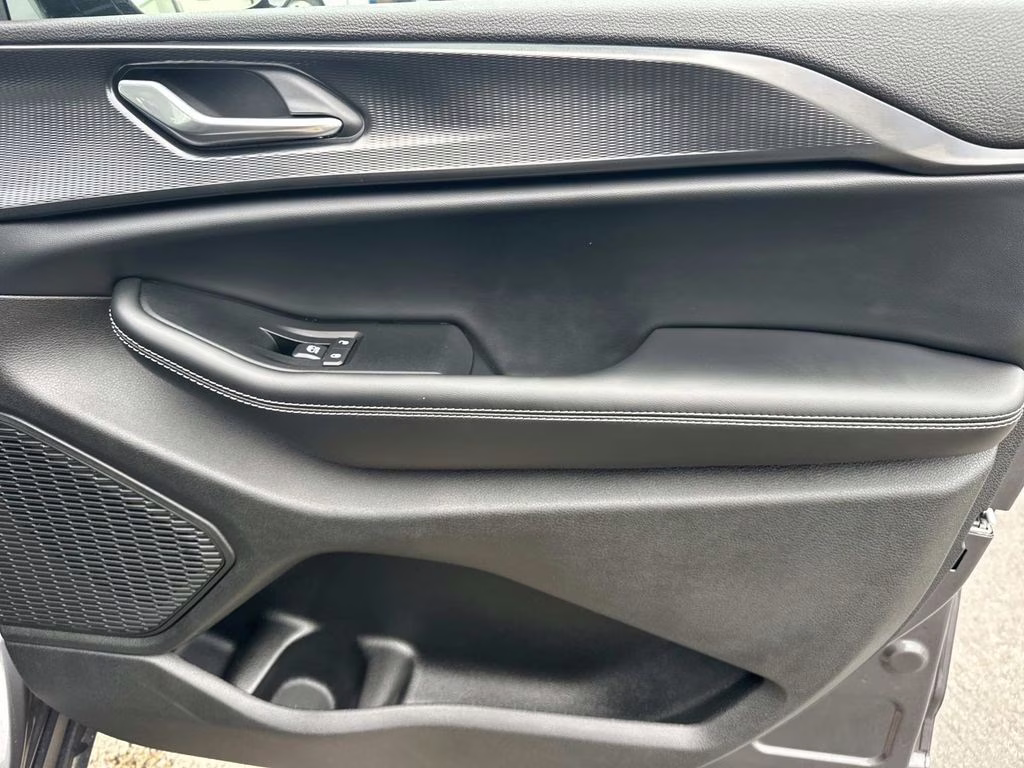 2025 Baltic Gray Metallic Clearcoat Jeep Grand Cherokee Altitude X 4X4 SUV