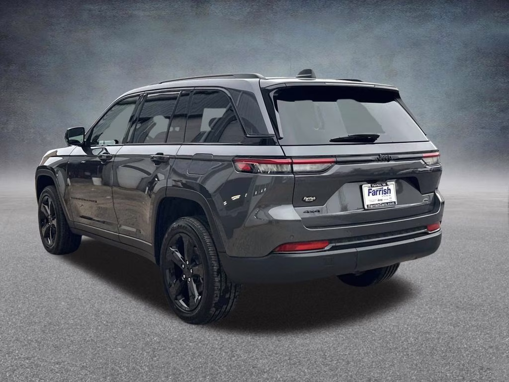 2025 Baltic Gray Metallic Clearcoat Jeep Grand Cherokee Altitude X 4X4 SUV