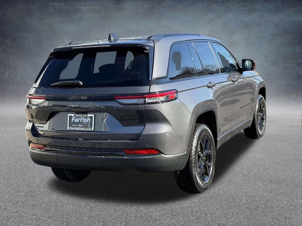 2025 Baltic Gray Metallic Clearcoat Jeep Grand Cherokee Altitude X 4X4 SUV