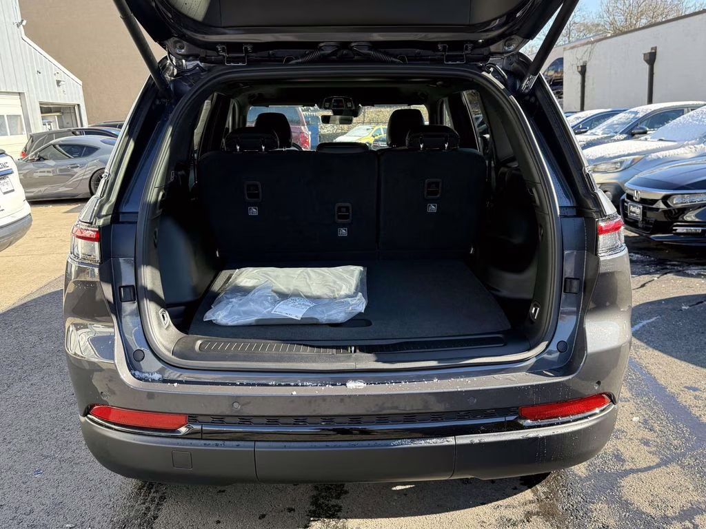 2025 Baltic Gray Metallic Clearcoat Jeep Grand Cherokee Altitude X 4X4 SUV