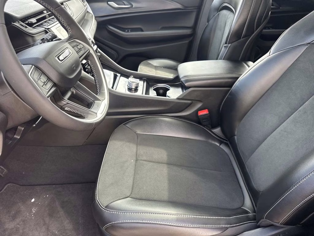 2025 Baltic Gray Metallic CC Jeep Grand Cherokee Altitude X 4X4 SUV