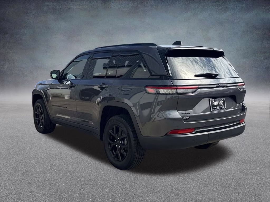 2025 Baltic Gray Metallic CC Jeep Grand Cherokee Altitude X 4X4 SUV