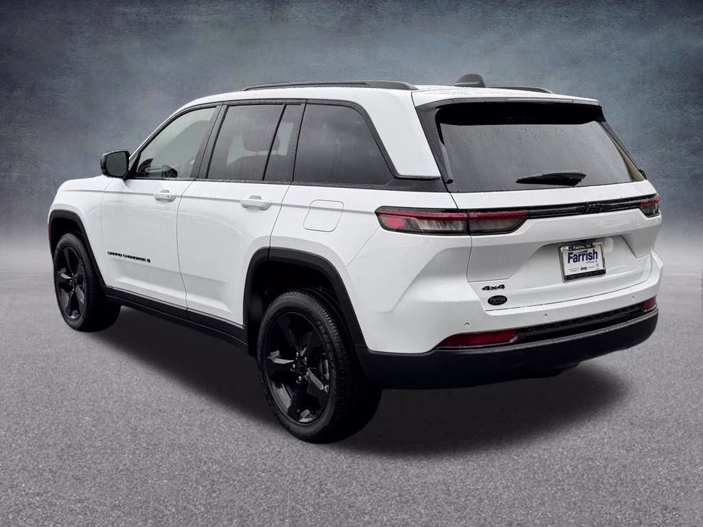 2025 Bright White Clearcoat Jeep Grand Cherokee Altitude X 4X4 SUV