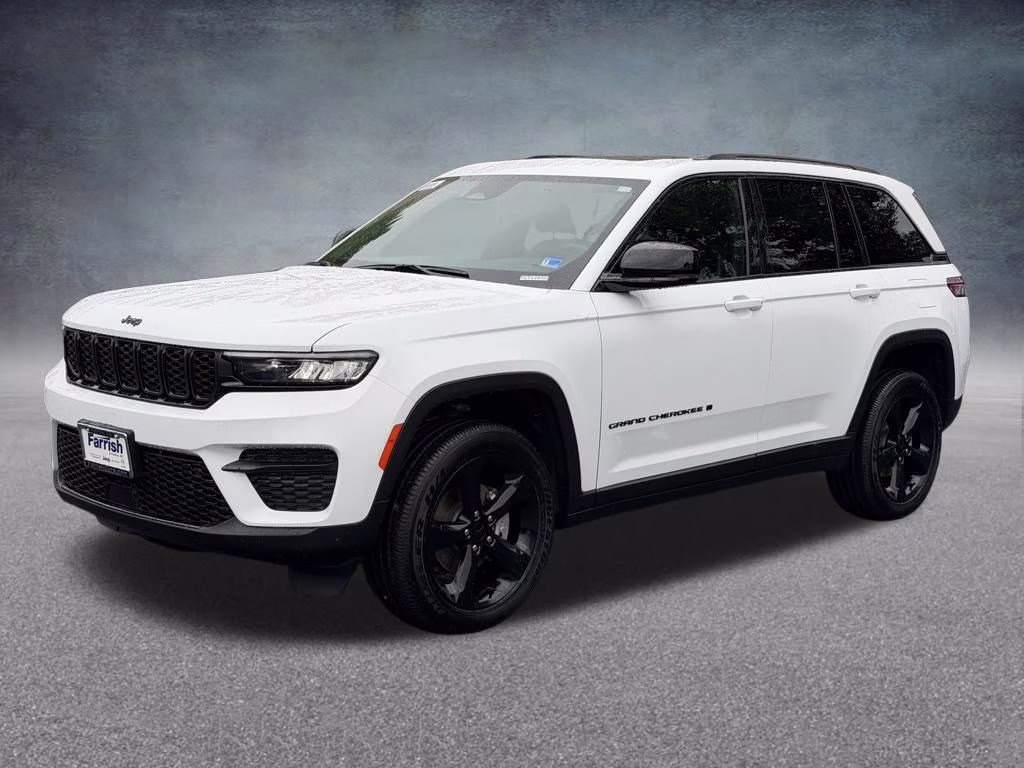 2025 Bright White Clearcoat Jeep Grand Cherokee Altitude X 4X4 SUV
