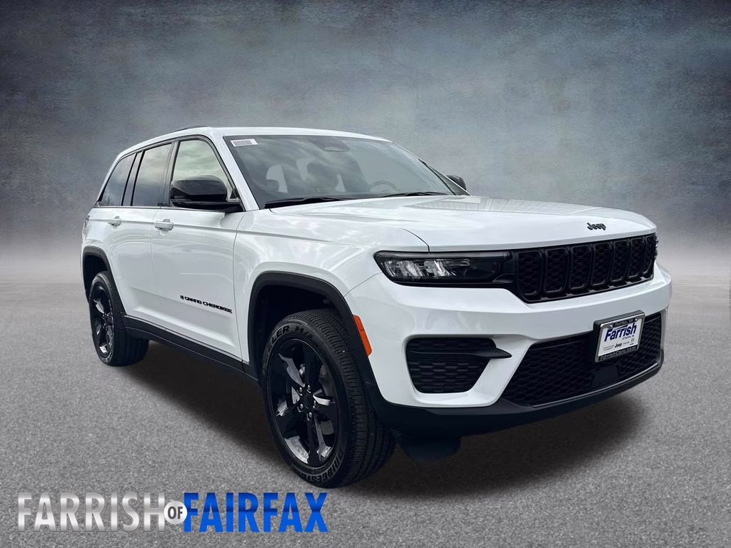 2025 Bright White Clearcoat Jeep Grand Cherokee Altitude X 4X4 SUV