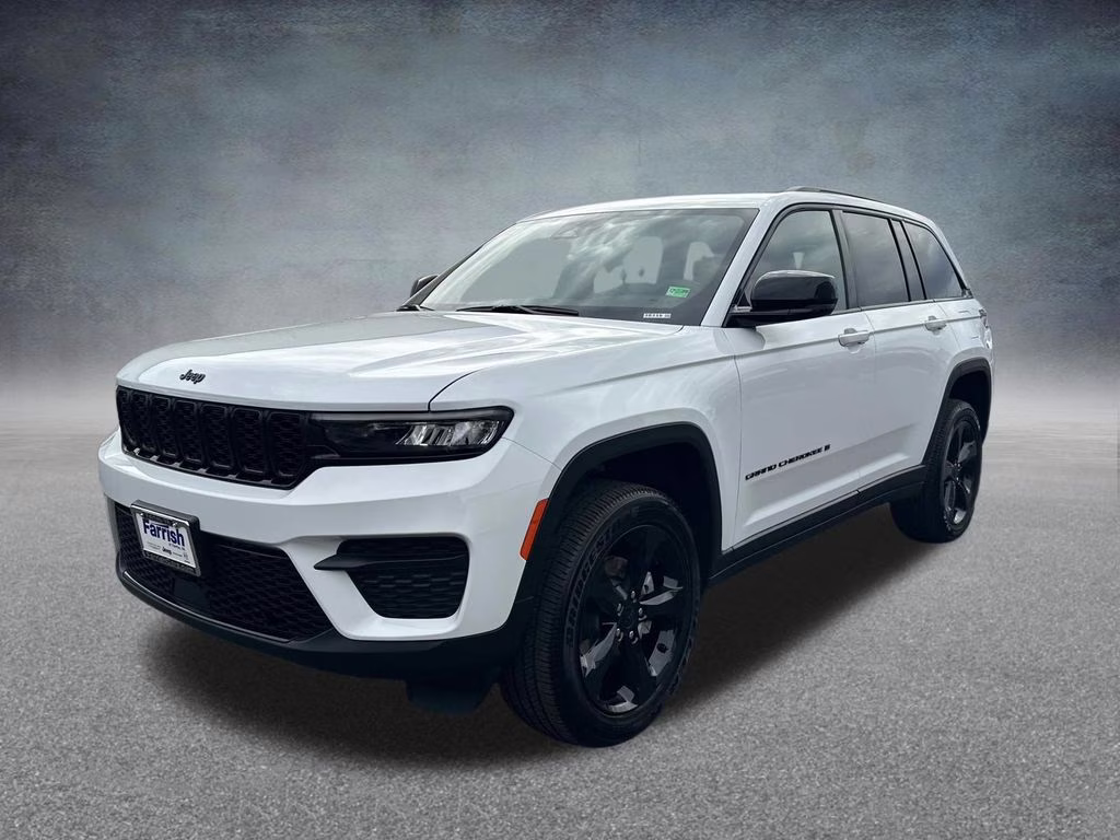 2025 Bright White Clearcoat Jeep Grand Cherokee Altitude X 4X4 SUV