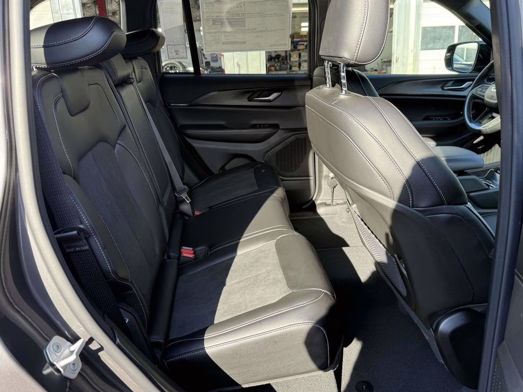 2025 Baltic Gray Metallic Clearcoat Jeep Grand Cherokee Altitude X 4X4 SUV