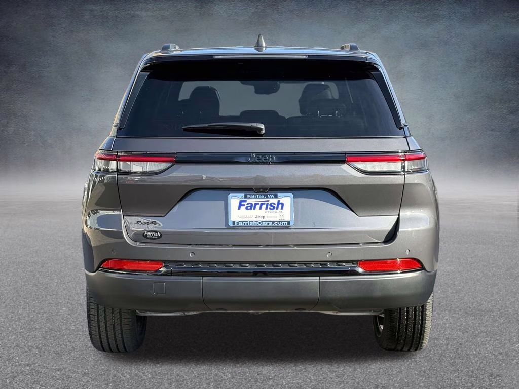 2025 Baltic Gray Metallic Clearcoat Jeep Grand Cherokee Altitude X 4X4 SUV