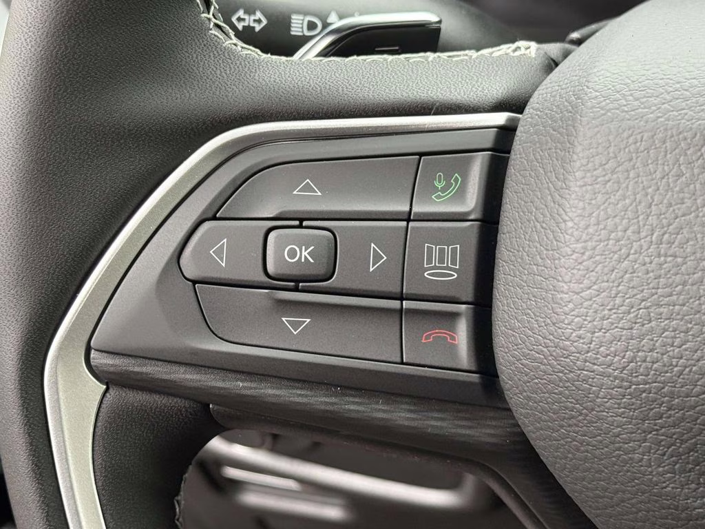 2025 Diamond Black Crystal Pearlcoat Jeep Grand Cherokee Altitude X 4X4 SUV