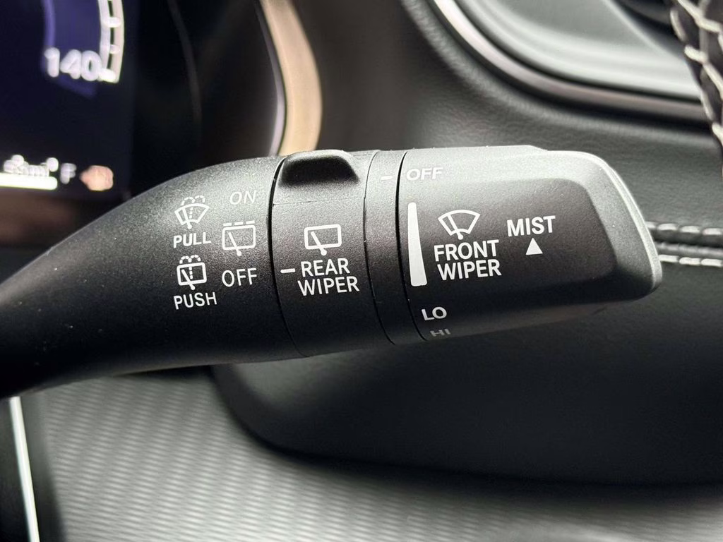 2025 Diamond Black Crystal Pearlcoat Jeep Grand Cherokee Altitude X 4X4 SUV