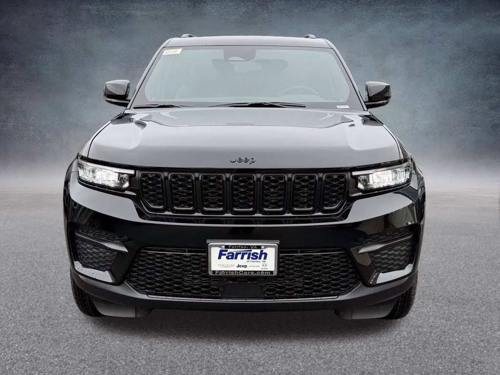 2025 Diamond Black Crystal Pearlcoat Jeep Grand Cherokee Altitude X 4X4 SUV