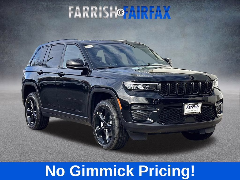 2025 Diamond Black Crystal Pearlcoat Jeep Grand Cherokee Altitude X 4X4 SUV