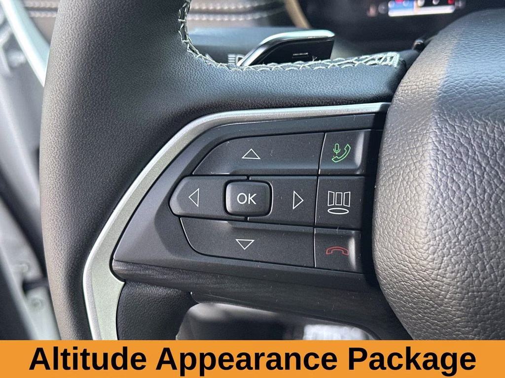 2025 Bright White Clearcoat Jeep Grand Cherokee Altitude X 4X4 SUV
