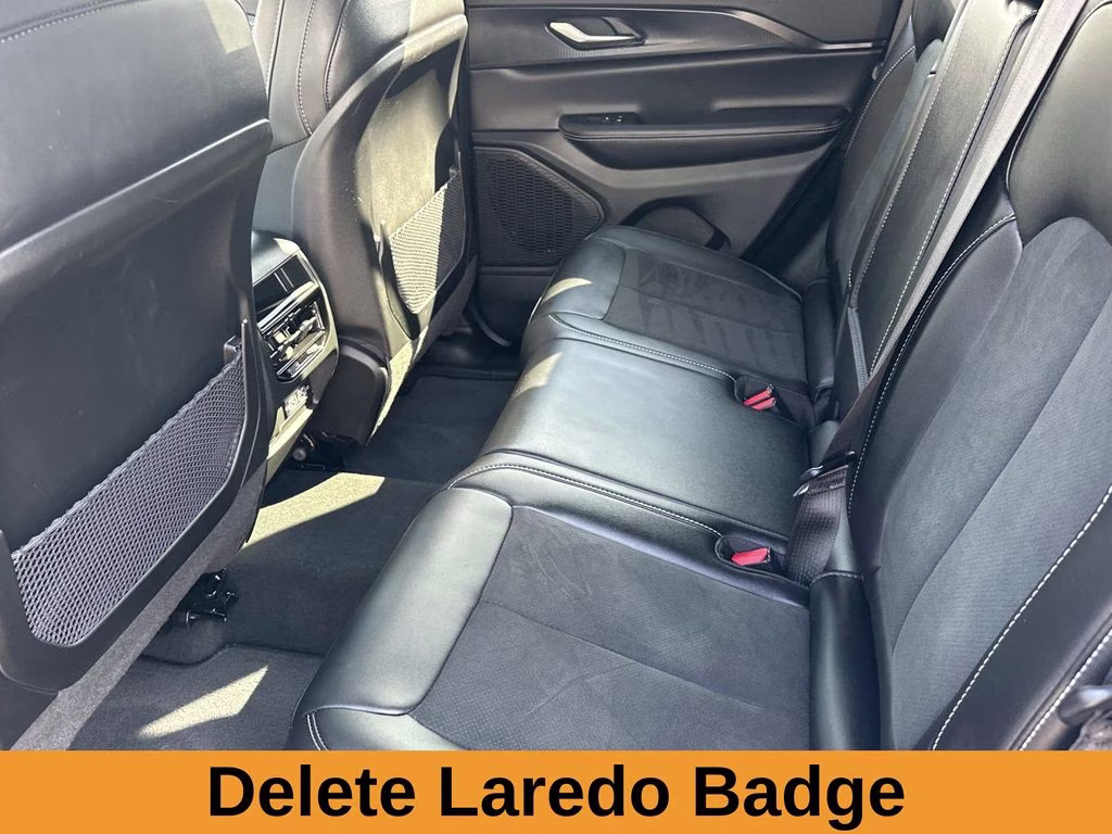 2025 Bright White Clearcoat Jeep Grand Cherokee Altitude X 4X4 SUV