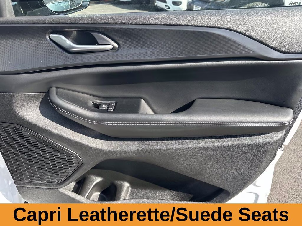 2025 Bright White Clearcoat Jeep Grand Cherokee Altitude X 4X4 SUV