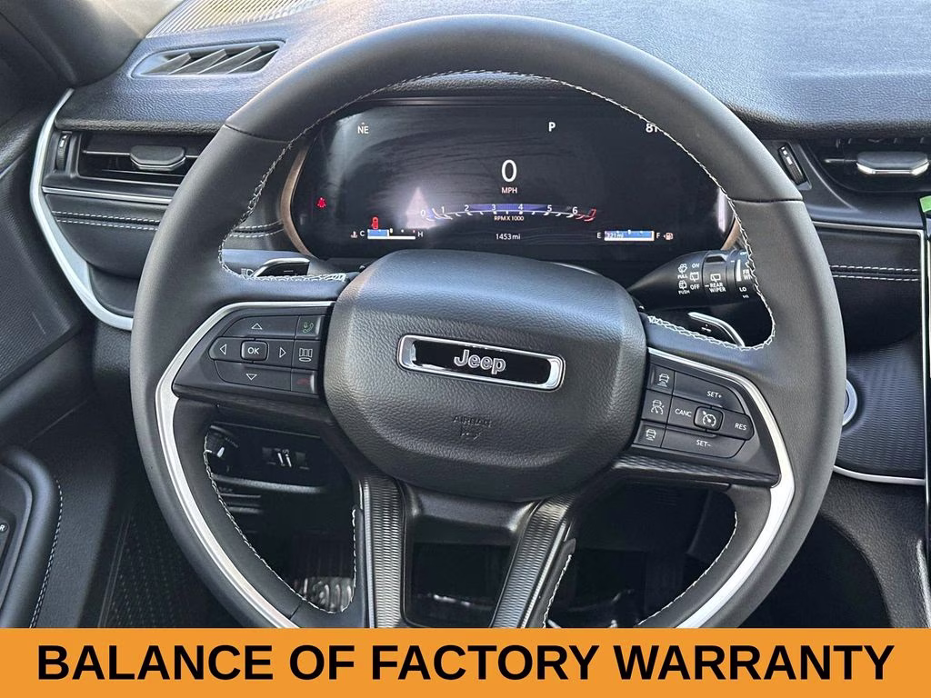 2025 Bright White Clearcoat Jeep Grand Cherokee Altitude X 4X4 SUV