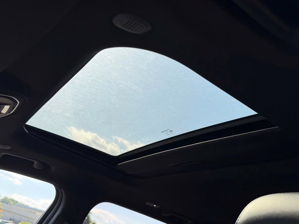 2025 Bright White Clearcoat Jeep Grand Cherokee Altitude X 4X4 SUV