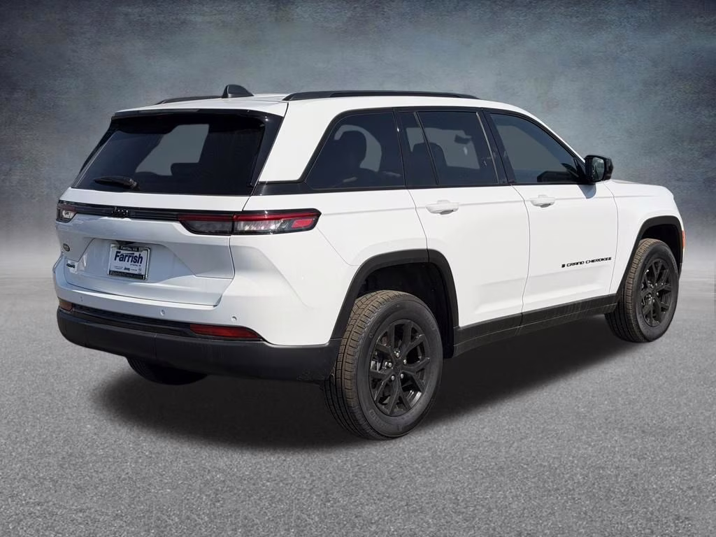 2025 Bright White Clearcoat Jeep Grand Cherokee Altitude X 4X4 SUV