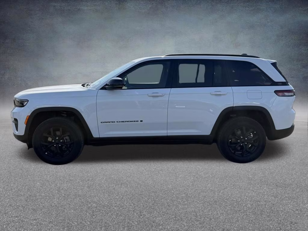 2025 Bright White Clearcoat Jeep Grand Cherokee Altitude X 4X4 SUV