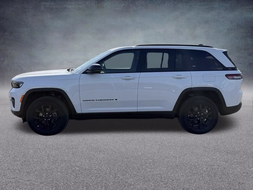 2025 Bright White Clearcoat Jeep Grand Cherokee Altitude X 4X4 SUV