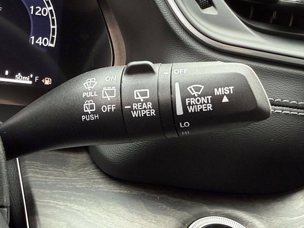 2025 Baltic Gray Metallic Clearcoat Jeep Grand Cherokee Limited 4X4 SUV