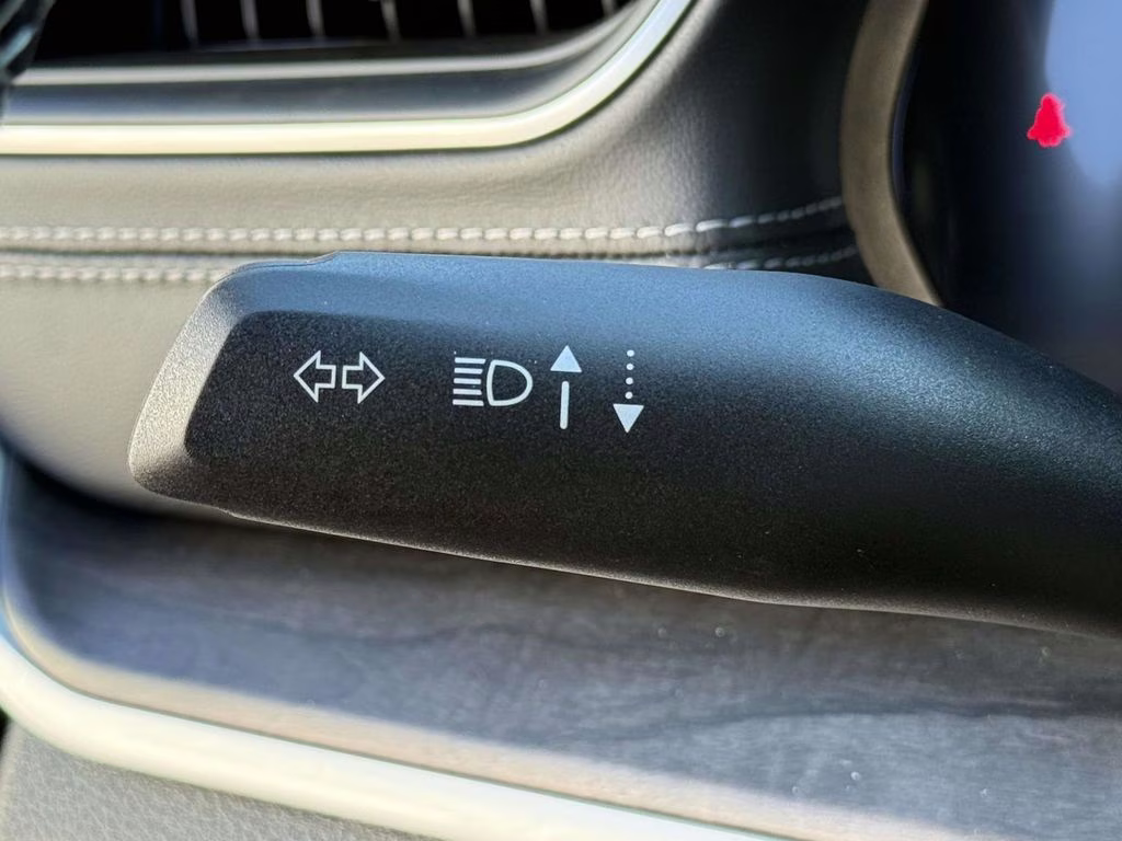 2025 Baltic Gray Metallic Clearcoat Jeep Grand Cherokee Limited 4X4 SUV