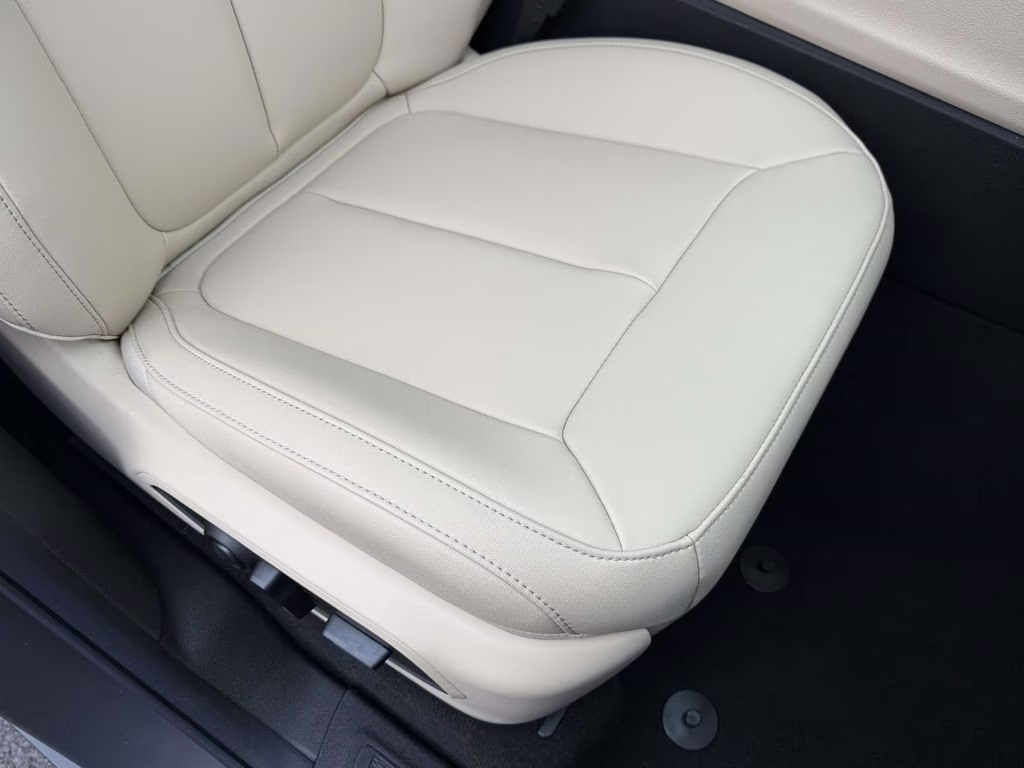 2025 Baltic Gray Metallic Clearcoat Jeep Grand Cherokee Limited 4X4 SUV