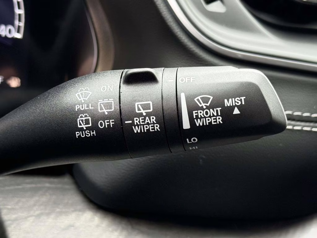 2025 Silver Zynith Jeep Grand Cherokee Limited 4X4 SUV