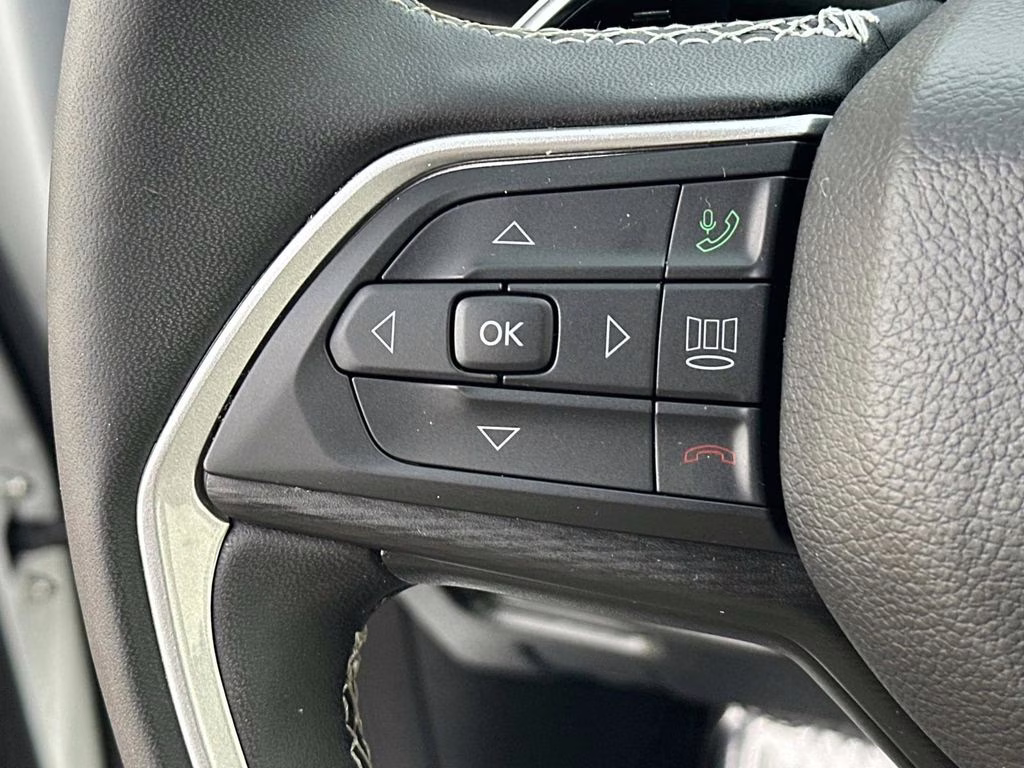 2025 Bright White Clearcoat Jeep Grand Cherokee L Altitude X 4X4 SUV