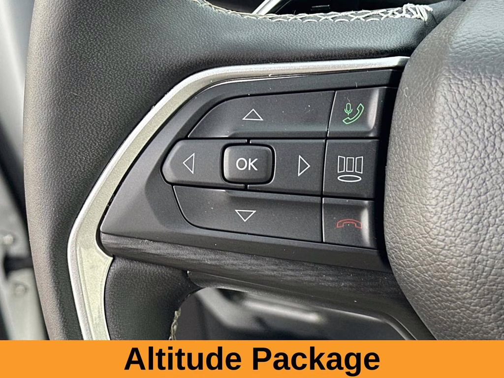 2025 Bright White Clearcoat Jeep Grand Cherokee L Altitude X 4X4 SUV