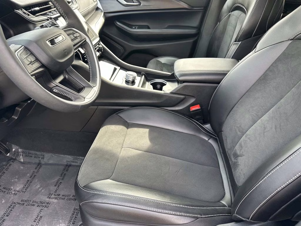 2025 Bright White Clearcoat Jeep Grand Cherokee L Altitude X 4X4 SUV