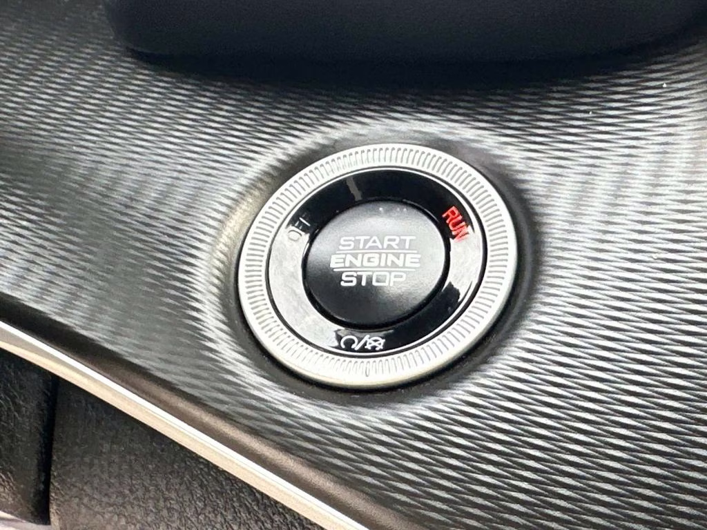 2025 Bright White Clearcoat Jeep Grand Cherokee L Altitude X 4X4 SUV