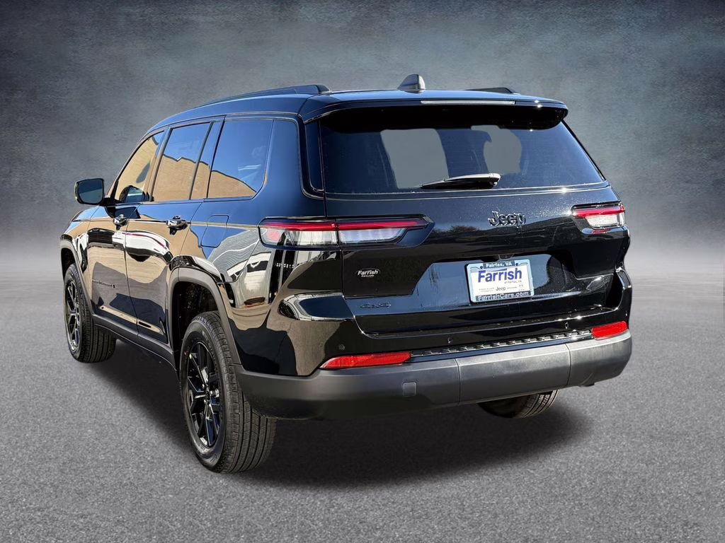 2025 Diamond Black Crystal Pearlcoat Jeep Grand Cherokee L Altitude X 4X4 SUV