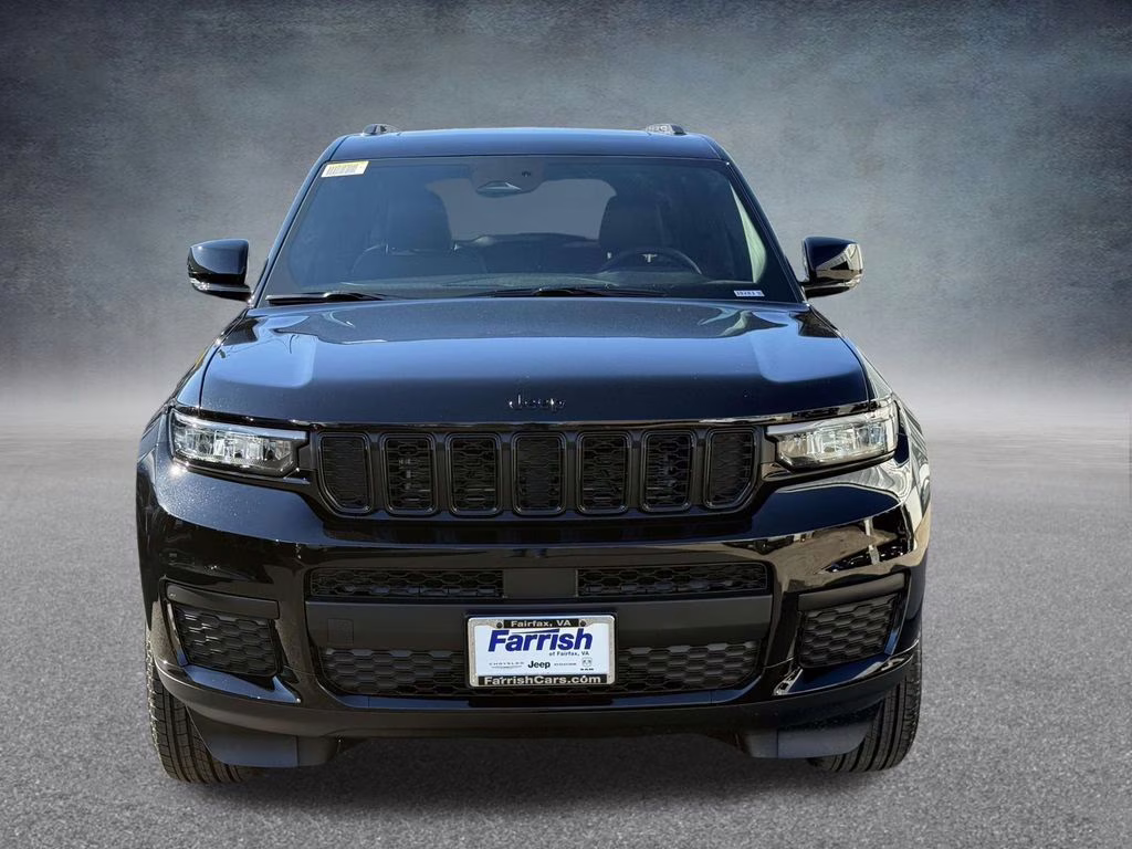 2025 Diamond Black Crystal Pearlcoat Jeep Grand Cherokee L Altitude X 4X4 SUV