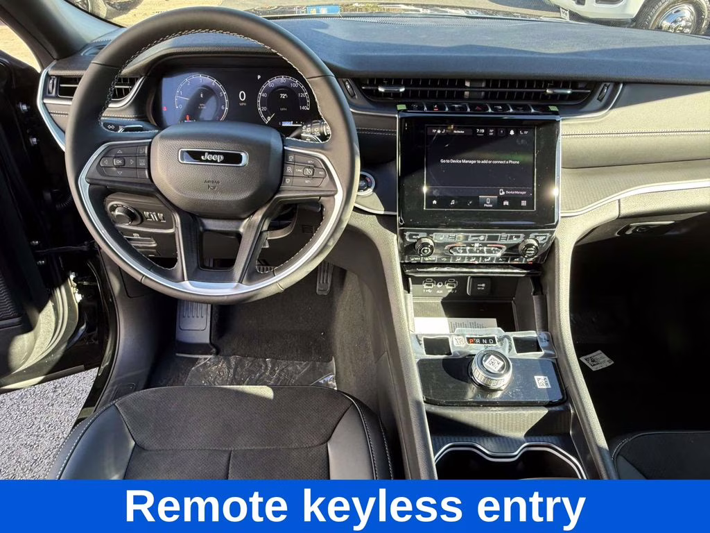 2025 Diamond Black Crystal Pearlcoat Jeep Grand Cherokee L Altitude X 4X4 SUV