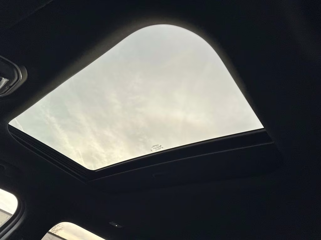 2025 Diamond Black Crystal Pearlcoat Jeep Grand Cherokee L Altitude X 4X4 SUV