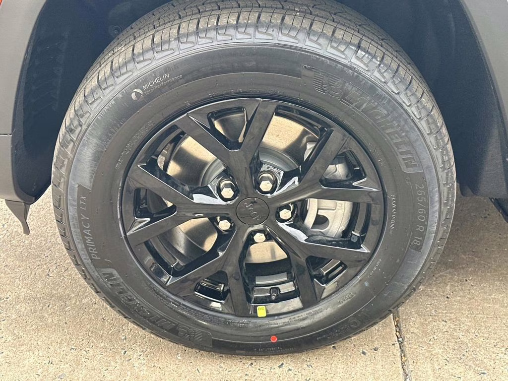 2025 Diamond Black Crystal Pearlcoat Jeep Grand Cherokee L Altitude X 4X4 SUV