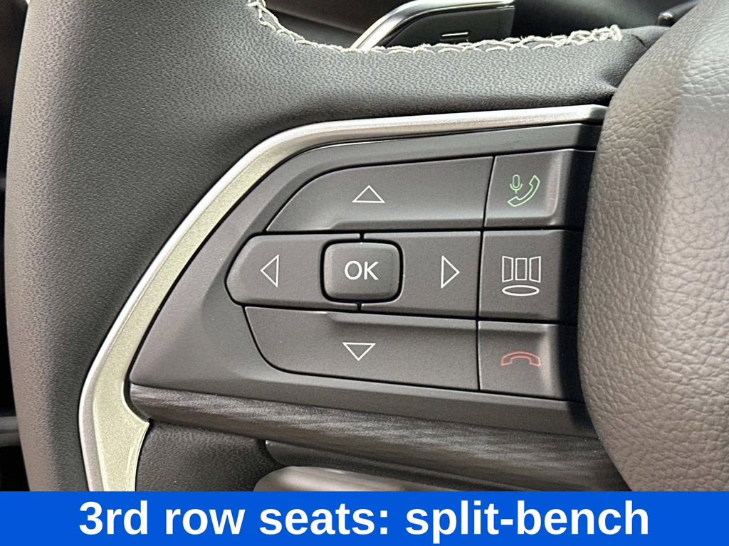 2025 Diamond Black Crystal Pearlcoat Jeep Grand Cherokee L Altitude X 4X4 SUV