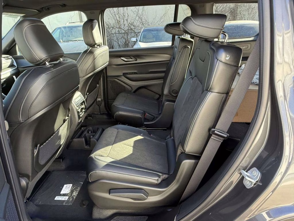 2025 Baltic Gray Metallic Clearcoat Jeep Grand Cherokee L Altitude X 4X4 SUV