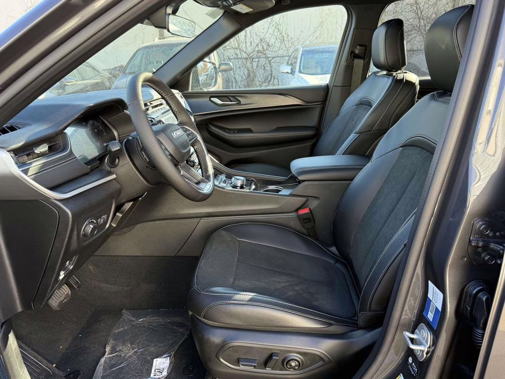 2025 Baltic Gray Metallic Clearcoat Jeep Grand Cherokee L Altitude X 4X4 SUV