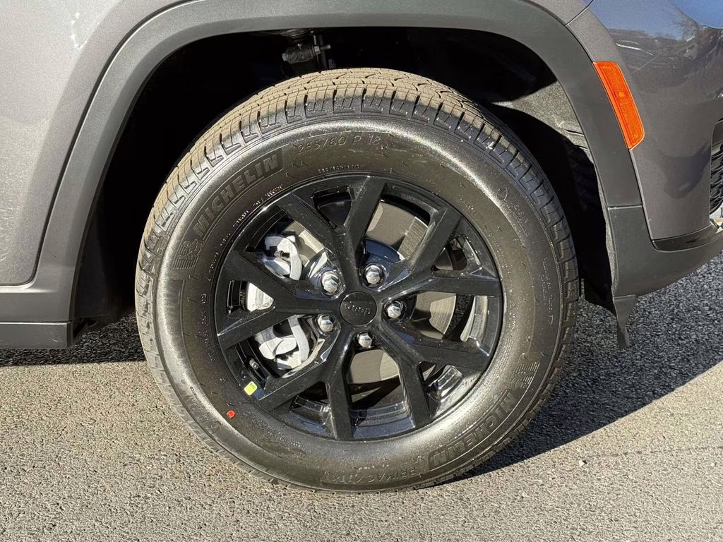 2025 Baltic Gray Metallic Clearcoat Jeep Grand Cherokee L Altitude X 4X4 SUV