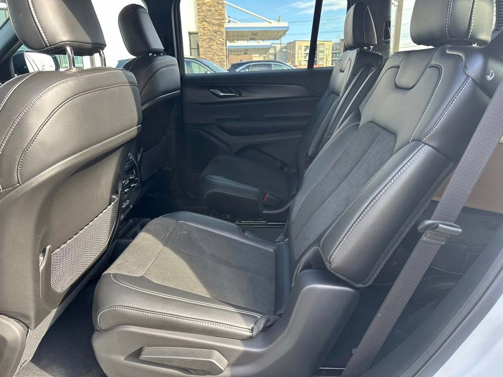 2025 Bright White Clearcoat Jeep Grand Cherokee L Altitude X 4X4 SUV